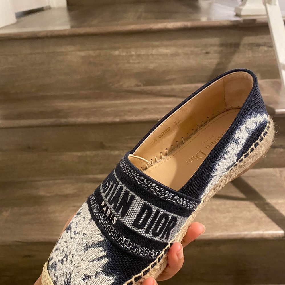 Used like new 99%
Authentic Dior Espadrilles 35 true size - Picture 3 of 7